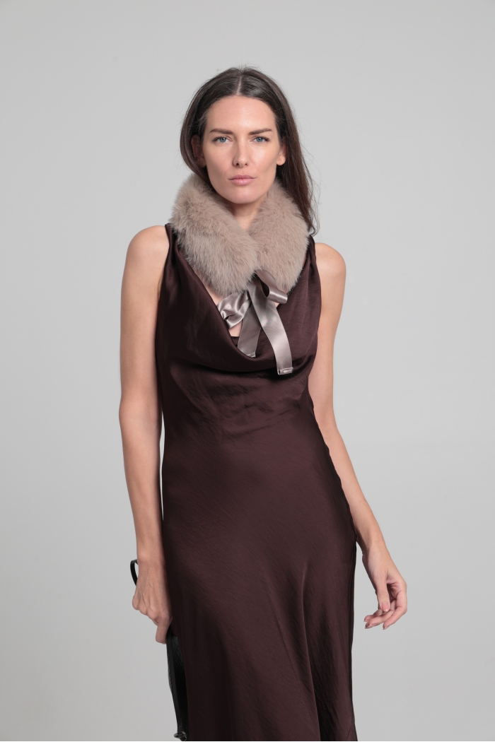 Cuello Verona Tallas Talla única Colores Beige Cuello Verona Tallas Talla única Colores Beige